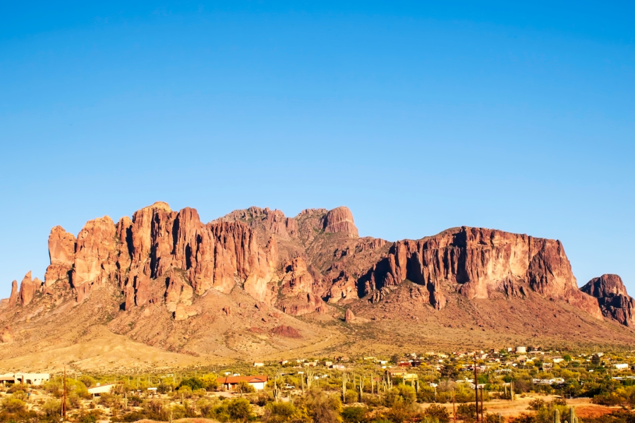 Apache Junction streets with Superstition Mountains – Apache Junction web design